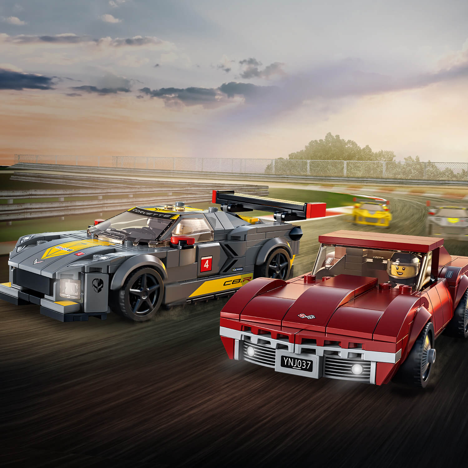 Obsahuje 2 minifigurky řidičů Chevrolet