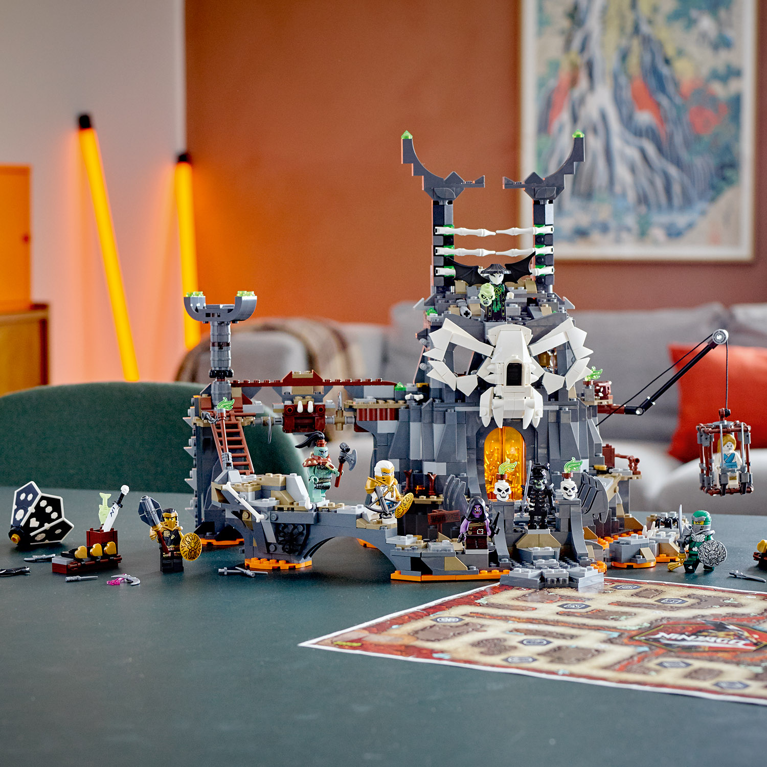 Součástí sady je 8 minifigurek LEGO® NINJAGO®