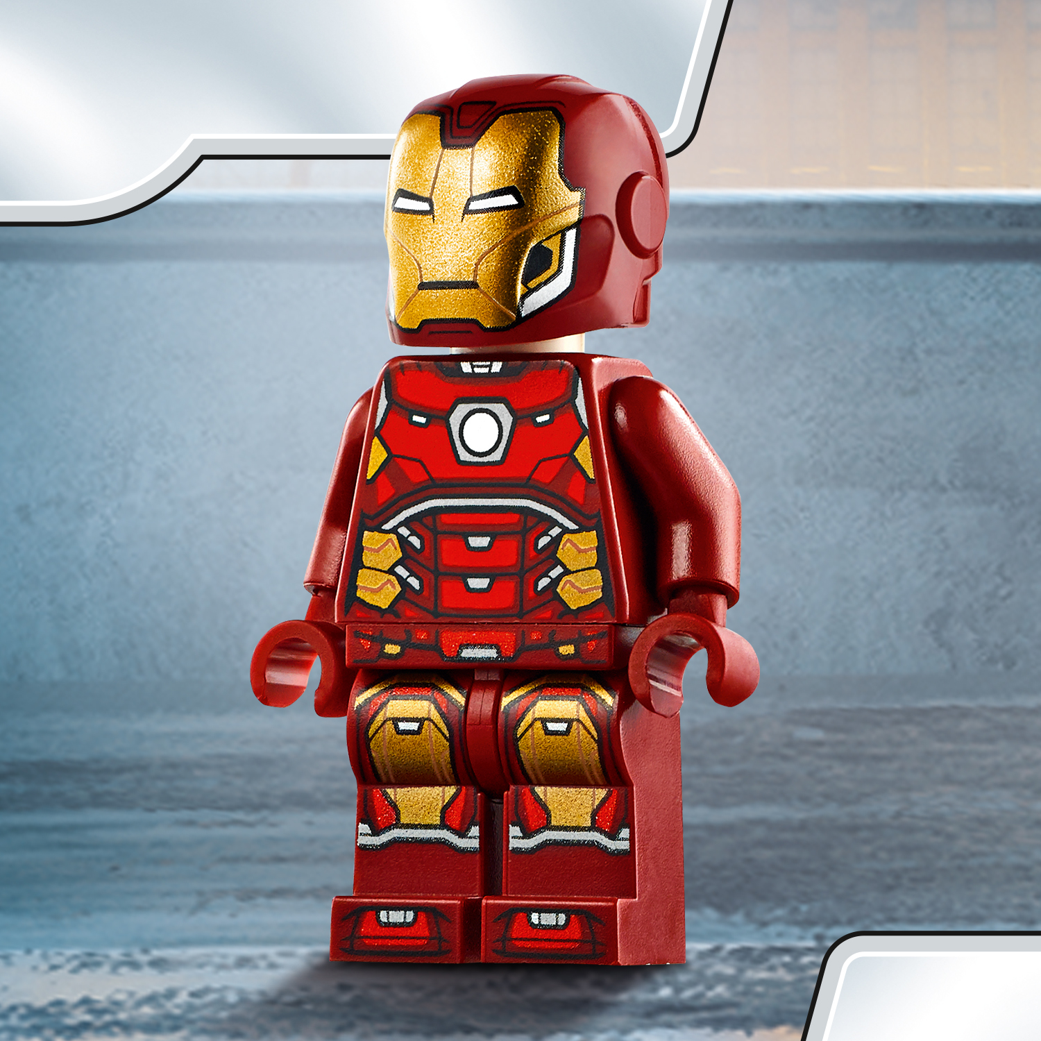 Sada obsahuje LEGO® minifigurku Iron Mana