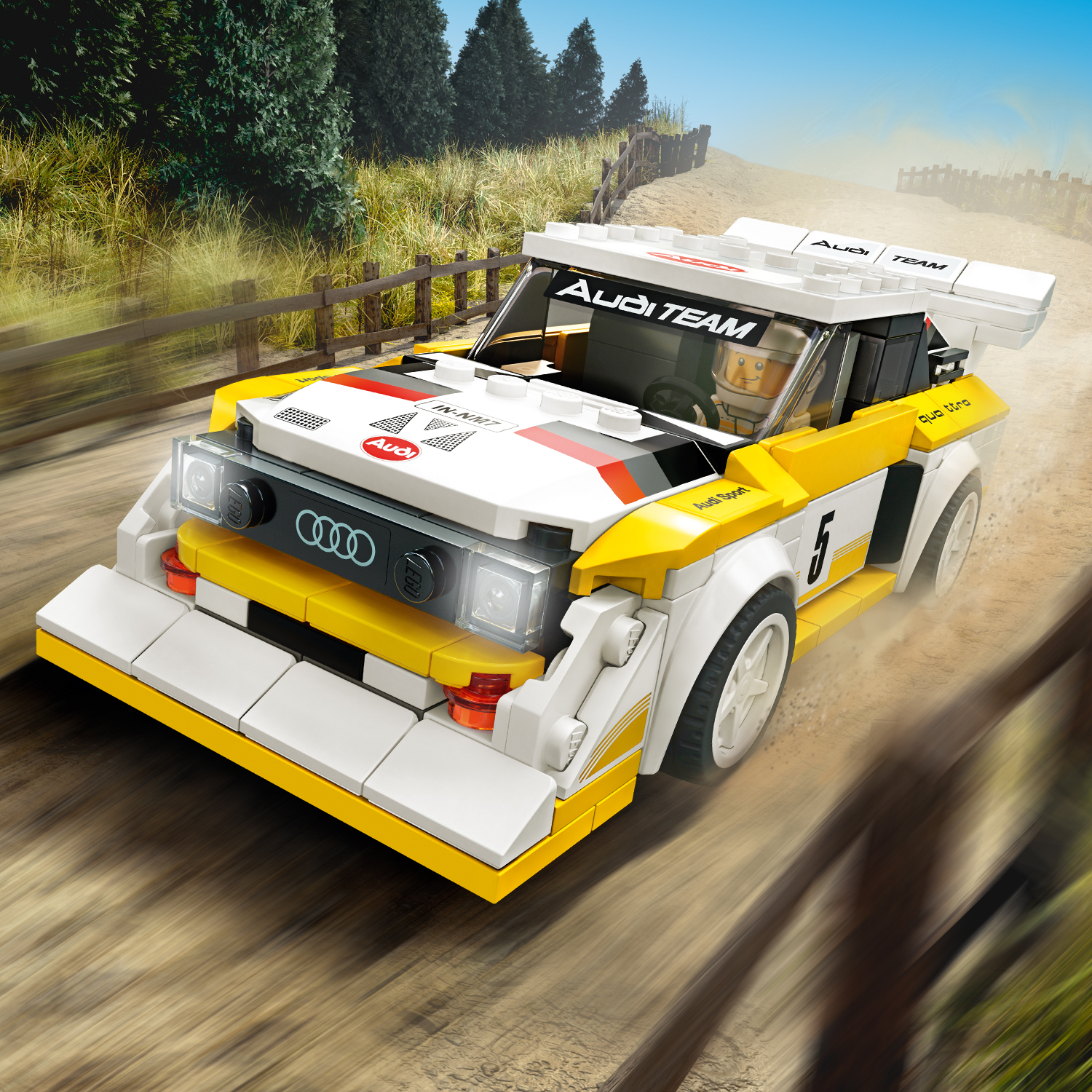Obsahuje minifigurku závodního jezdce Audi
